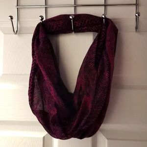Smart Set scarf